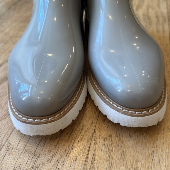 Chelsea Rain Boots size 8 - Picture 4 of 10